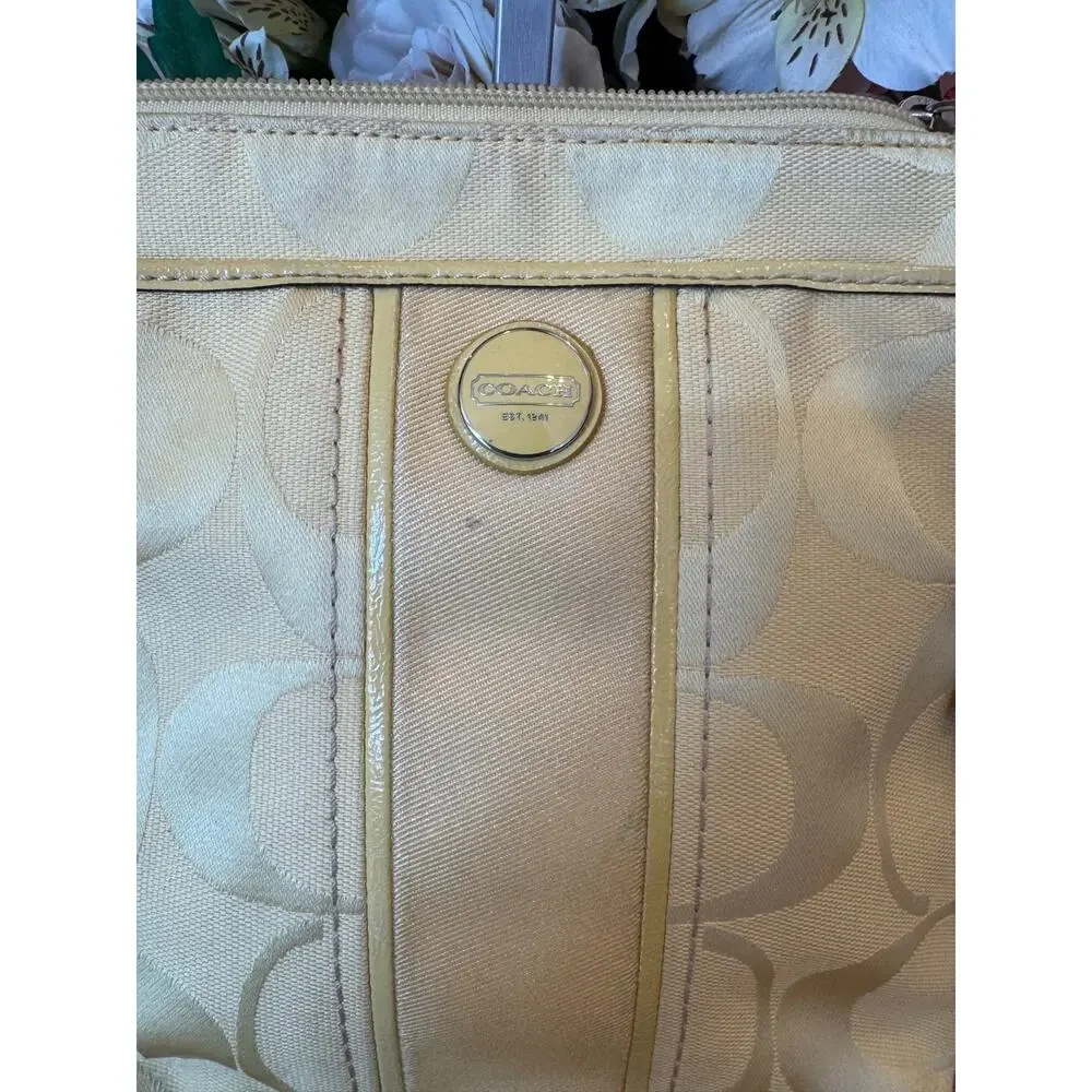Vintage Coach Stripe Crossbody Classic Logo Design (pu100